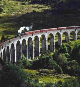 Harry Potter Hogwarts Express railway bridge