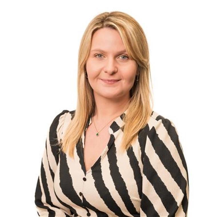 Photo of Samantha Walters